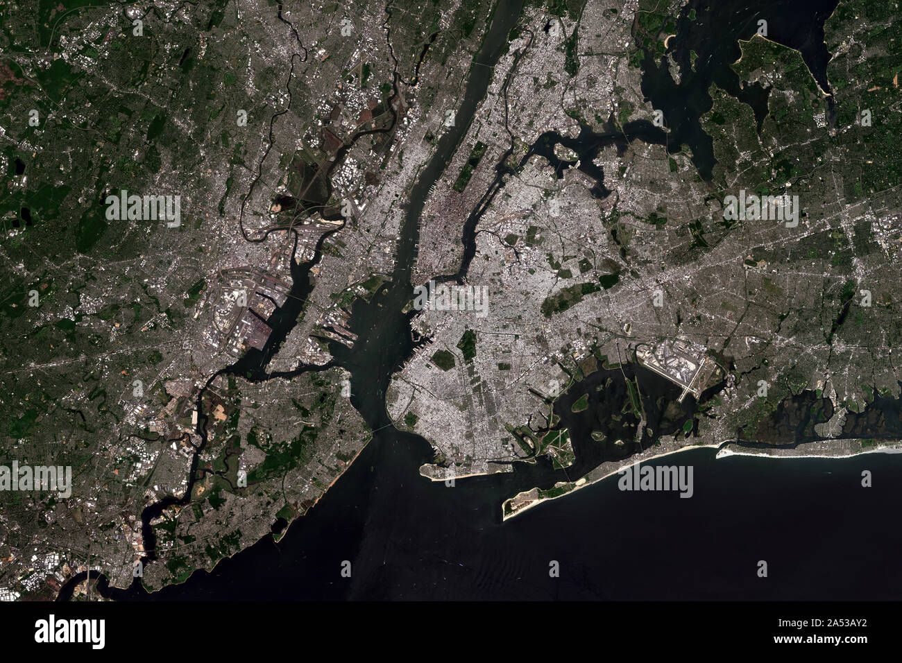 New York City (NYC), USA vom Weltraum aus gesehen - Enthält Copernicus Sentinel Data (2018 geändert) Stockfoto
