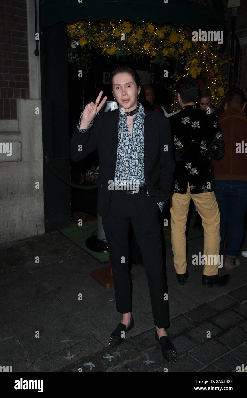 Kommen für die Edeline Lee X Glas Magazin Fashion Week Party. Kadies Swallow St, London. 16.09.19 Mit: Oli London: London, Vereinigtes Königreich, wenn: 16 Sep 2019 Credit: WENN.com Stockfoto