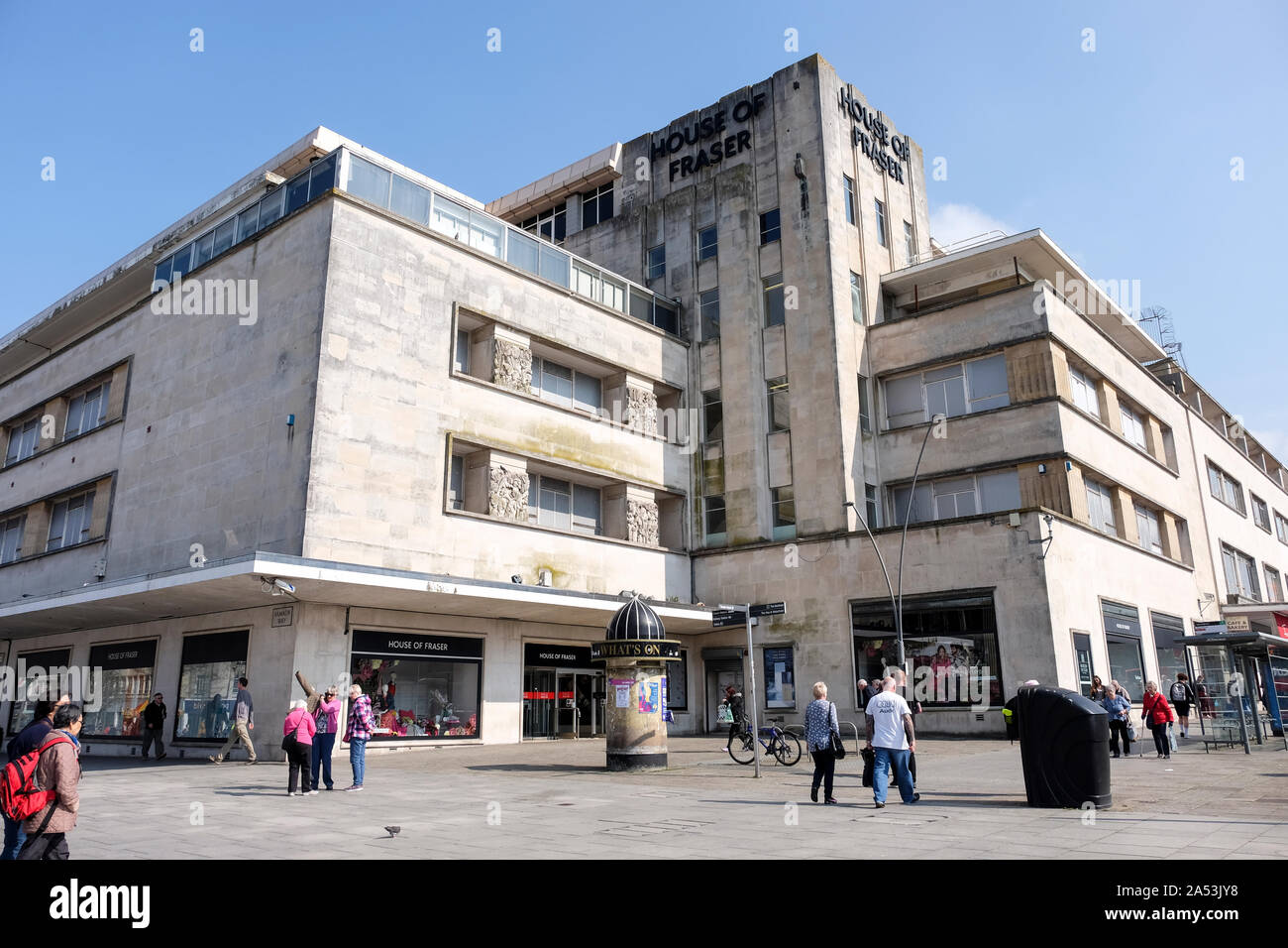 Moderne Architektur des Gebäudes Dingles, Plymouth Stadtzentrum, an einem sonnigen Frühlingstag. Stockfoto