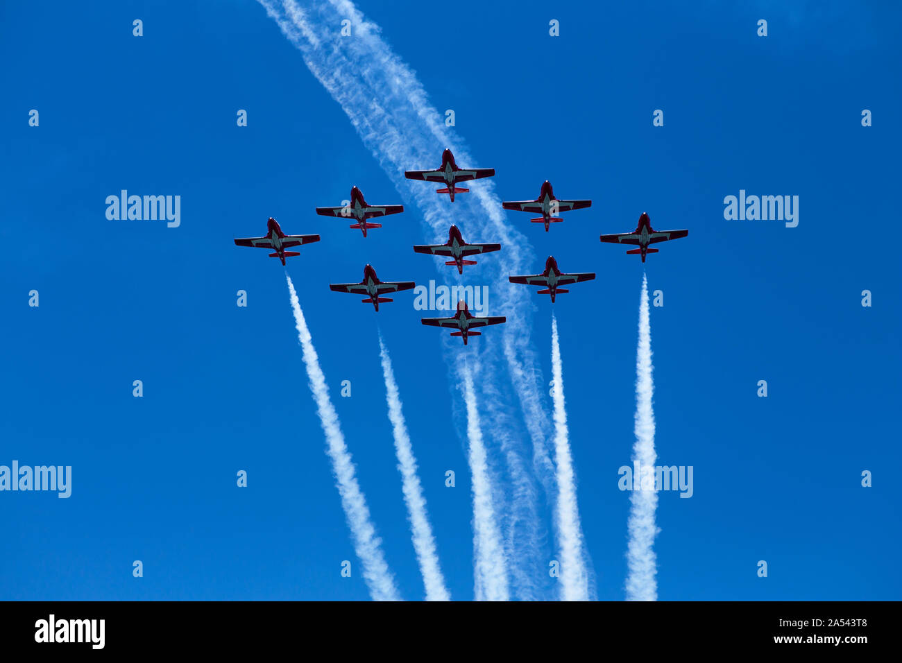Royal Canadian Air Force die Snowbirds. Die in der 2019 grossen Pazifischen Airshow Huntington Beach Kalifornien USA. Die größte Airshow in den USA Stockfoto