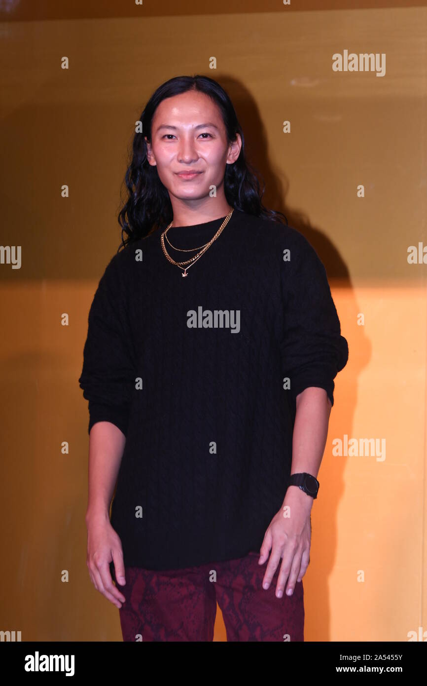 Oktober 18, 2019, Shanghai, Shanghai, China: Â¼Å ShanghaiÃ ¯' CHINA - Designer Alexander Wang, koreanische Popstar ZICO, Japanische Pop Star Yu Aoi und Chinesischen star Tang Ellen Orth, er Changxi, Chen Leonora Vllasaliu, Jiani, Li Zheng Zhang, Liang Jingkang, Ju Xiaowen, Zhu Xudan und andere Künstler erschien auf dem A.-W. VON BVLGARI große Show roten Teppich. (Bild: © SIPA Asien über ZUMA Draht) Stockfoto