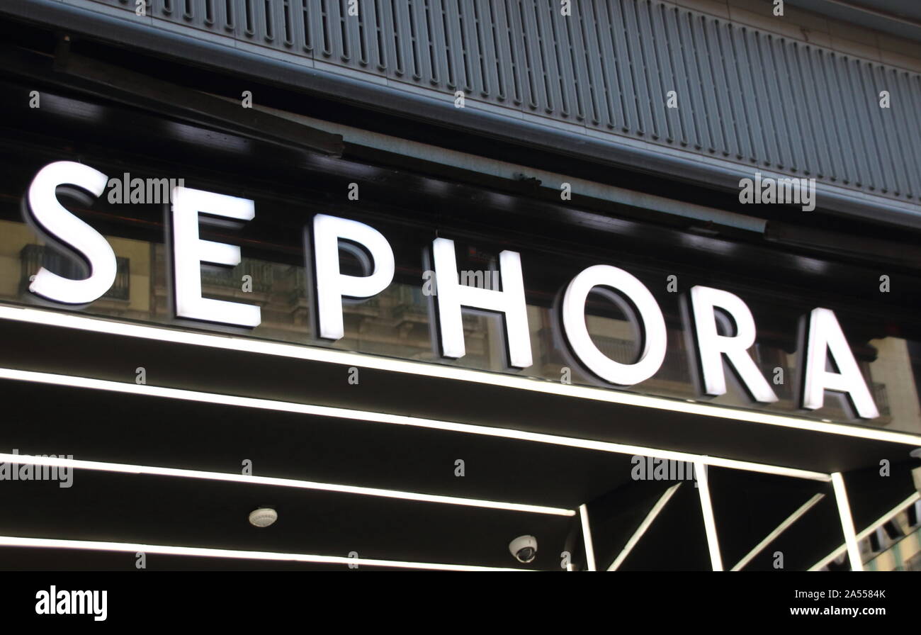 Sephora store in Barcelona gesehen. Stockfoto