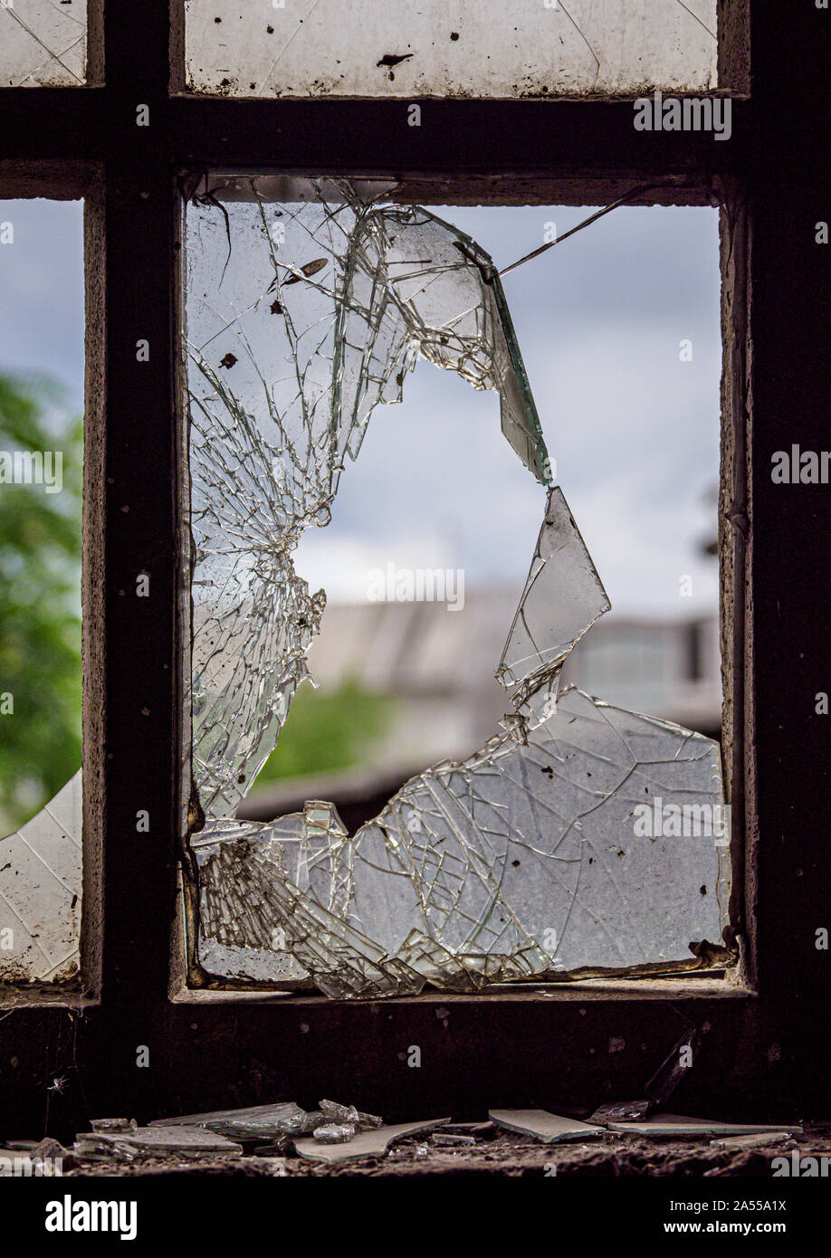 Gebrochene & Risse Fenster Stockfoto