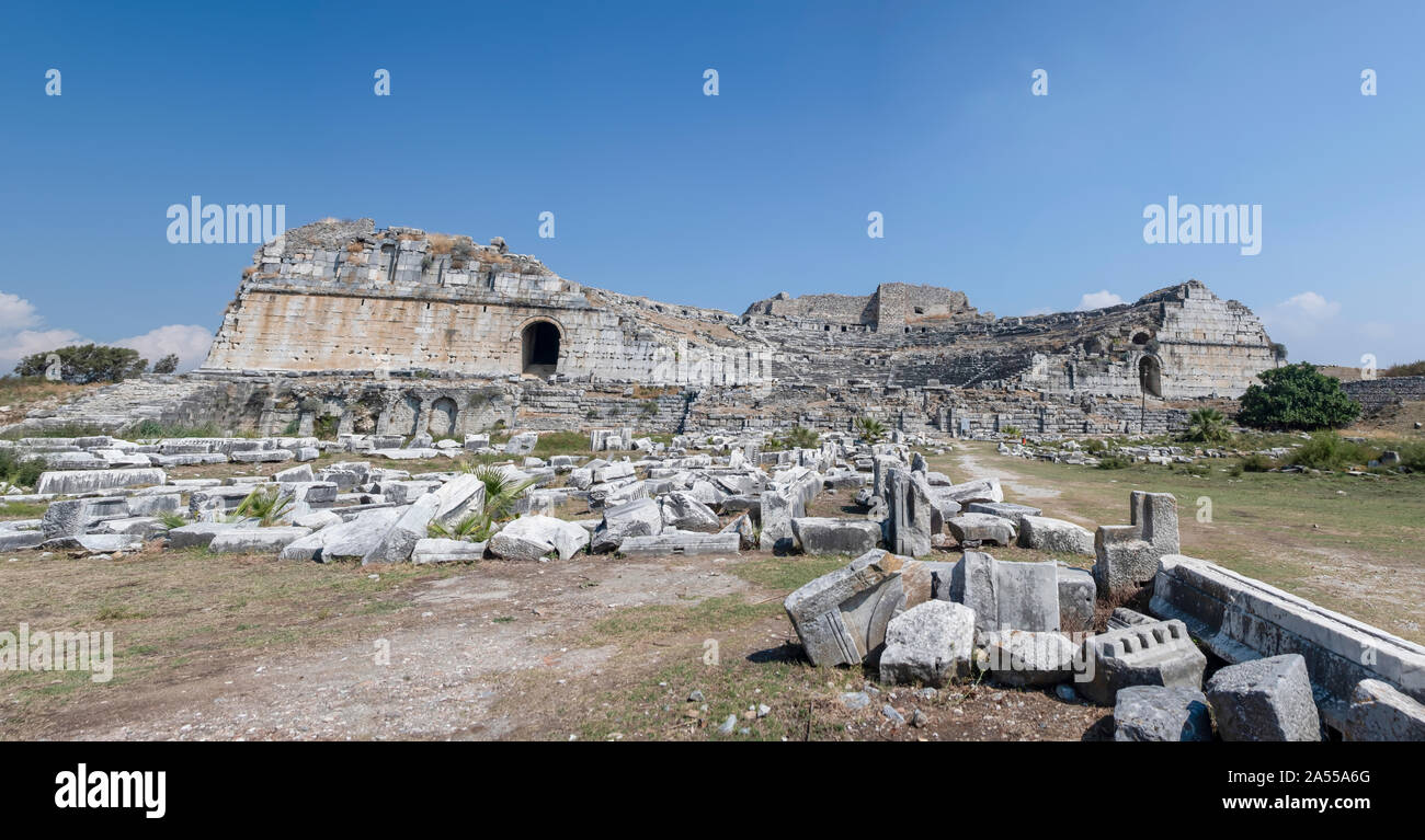 Miletos antike Stadt Theater, wird in die Annalen der Geschichte als der Geburtsort des Mathematikers Thales erinnert werden Stockfoto Miletos antike Stadt Theater, wird in die Annalen der Geschichte als der Geburtsort des Mathematikers Thales erinnert werden Stockfoto