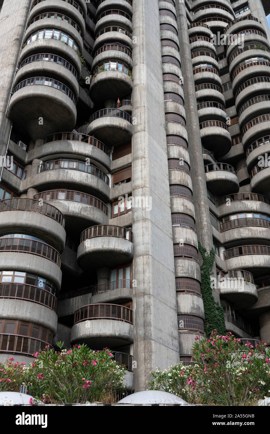 Madrid. Spanien. Edificio Torres Blancas an der Avenida de América, entworfen von spanischen Architekten Francisco Javier Sáenz de Oiza (1918-2000), erbaut 1961 Stockfoto