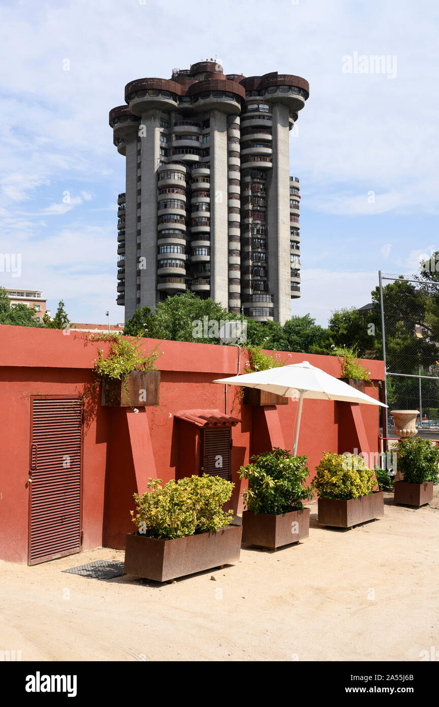 Madrid. Spanien. Edificio Torres Blancas an der Avenida de América, entworfen von spanischen Architekten Francisco Javier Sáenz de Oiza (1918-2000), erbaut 1961 Stockfoto