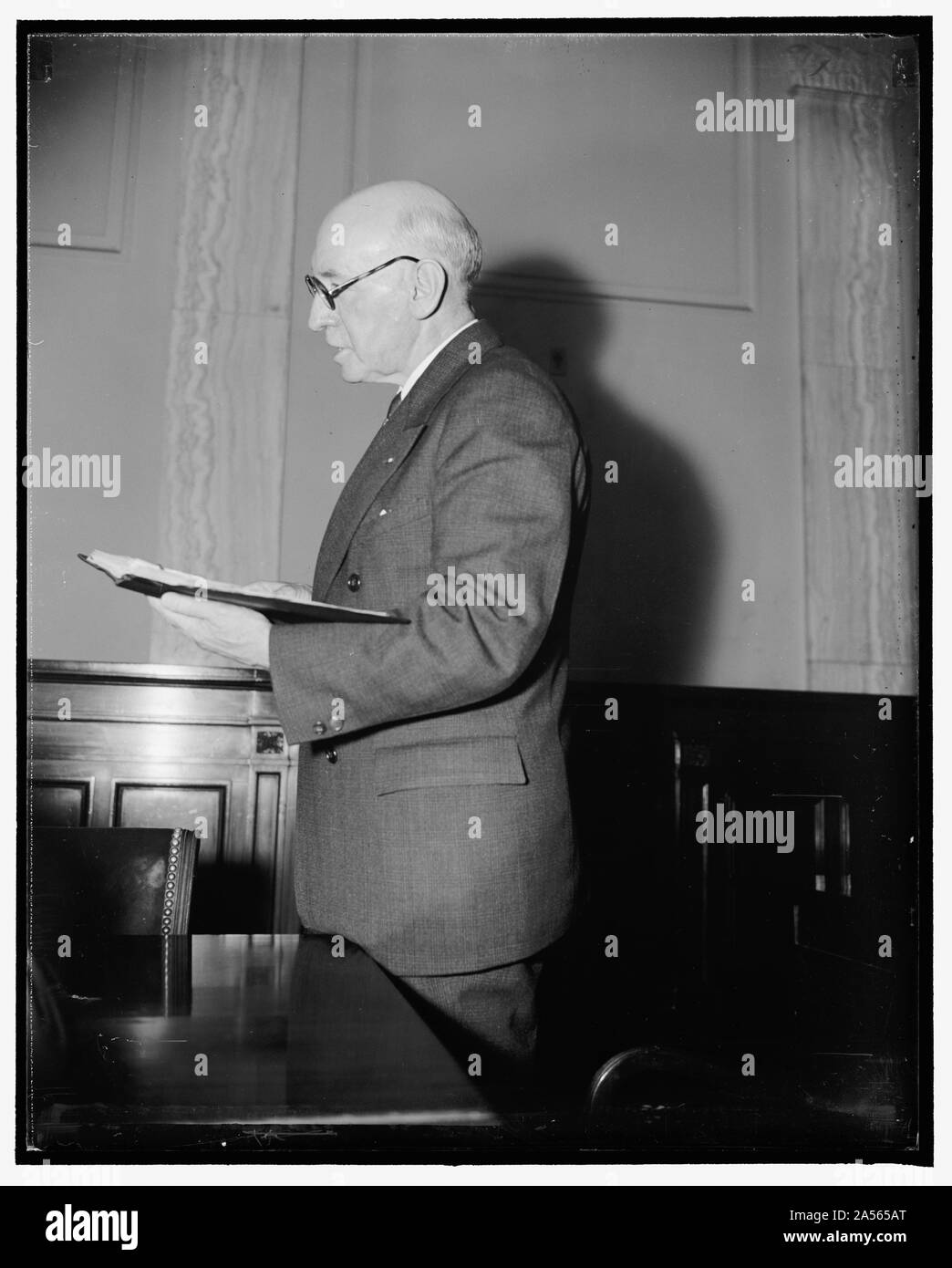 Kopf Veteranen fordert Änderung der Altersversorgung. Washington, D.C., den 20. Mai. Allgemein Frank T. Hines, Direktor des U.S. Veterans Administration, die vor dem Finanzausschuss heute Anstieg der Veteranen Pensionen unter bestimmten Bedingungen zu drängen, 5/20/38 Stockfoto