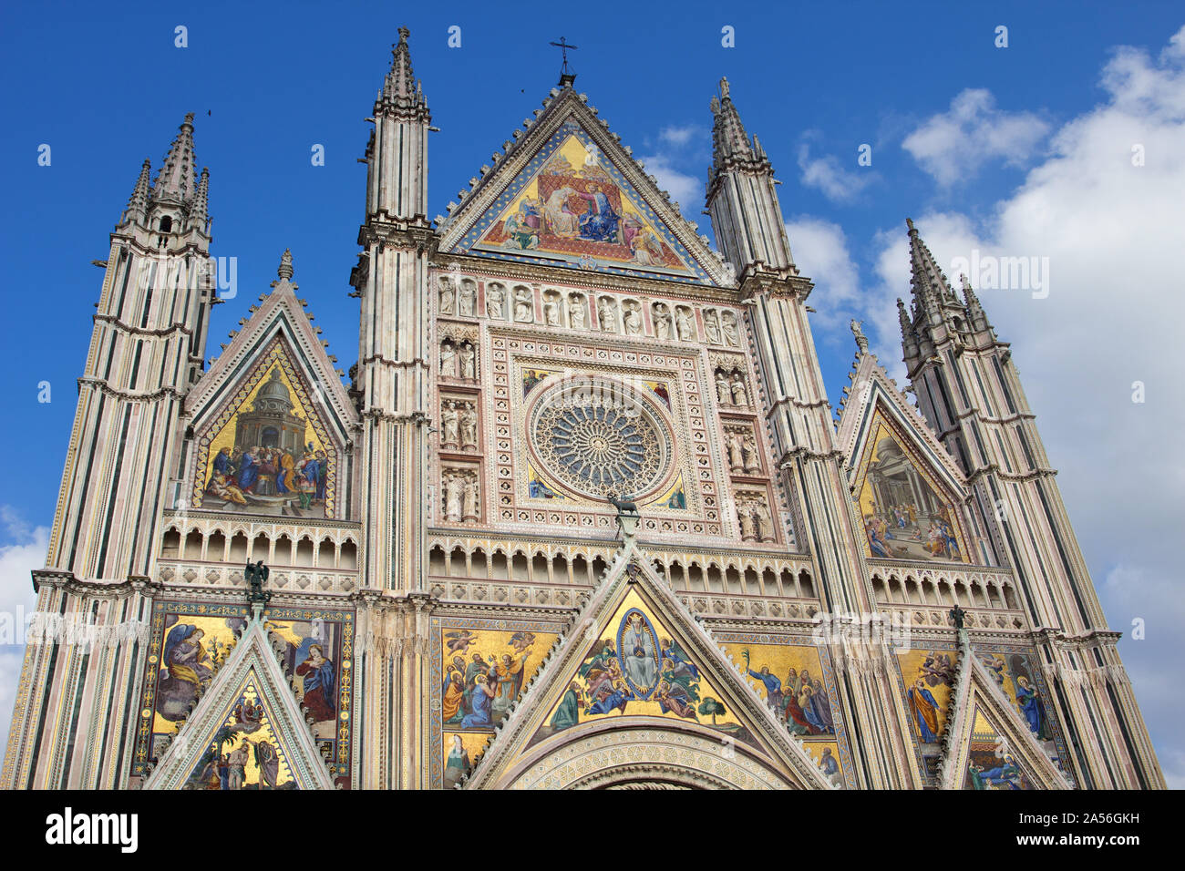 Dom von Orvieto (Dom von Orvieto, die Himmelfahrt der Jungfrau Maria gewidmet) eines der großen Meisterwerke des späten Mittelalter Gothic Stockfoto