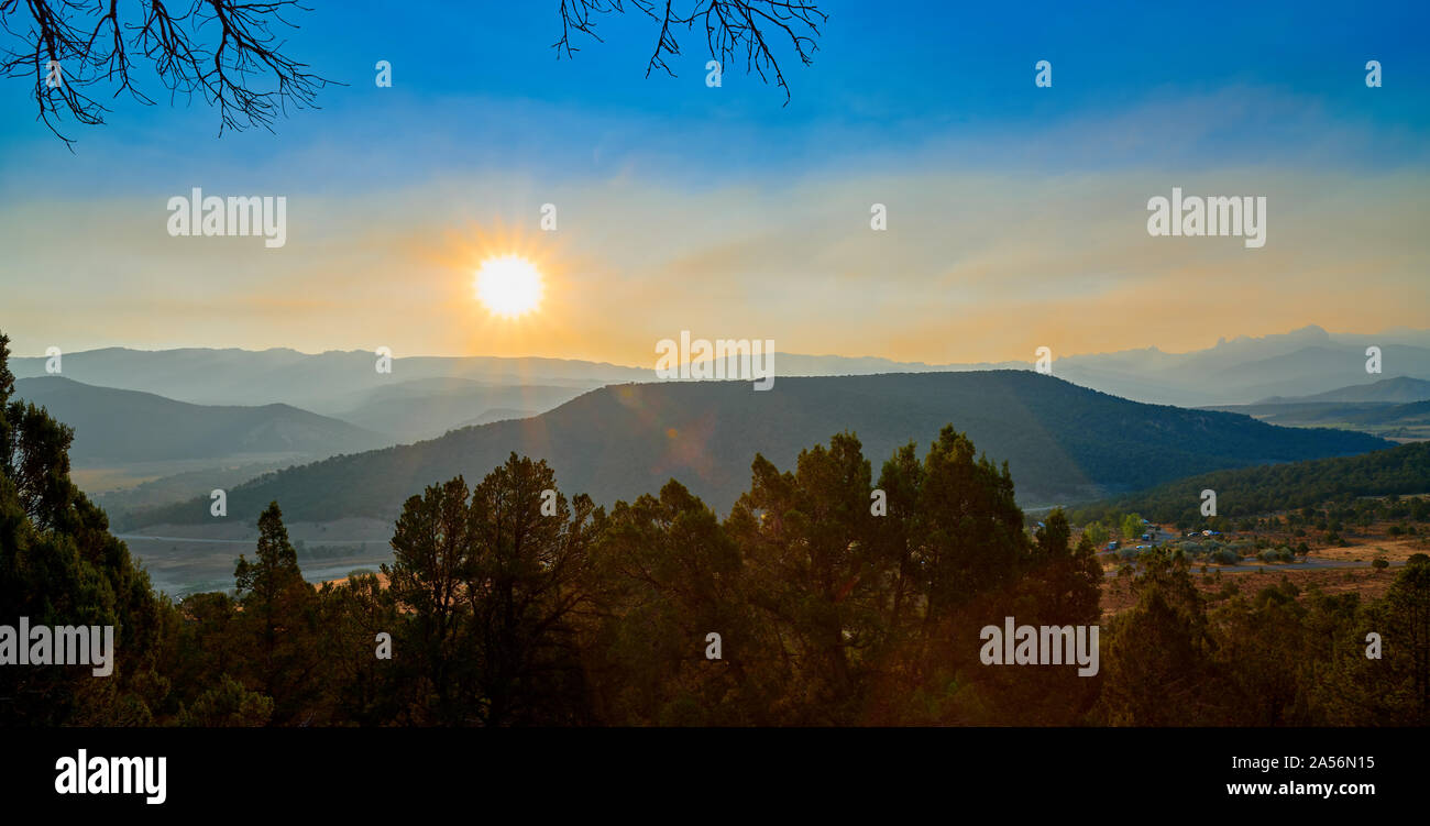 Sonnenaufgang über Cimarron Ridge Colorado. Stockfoto
