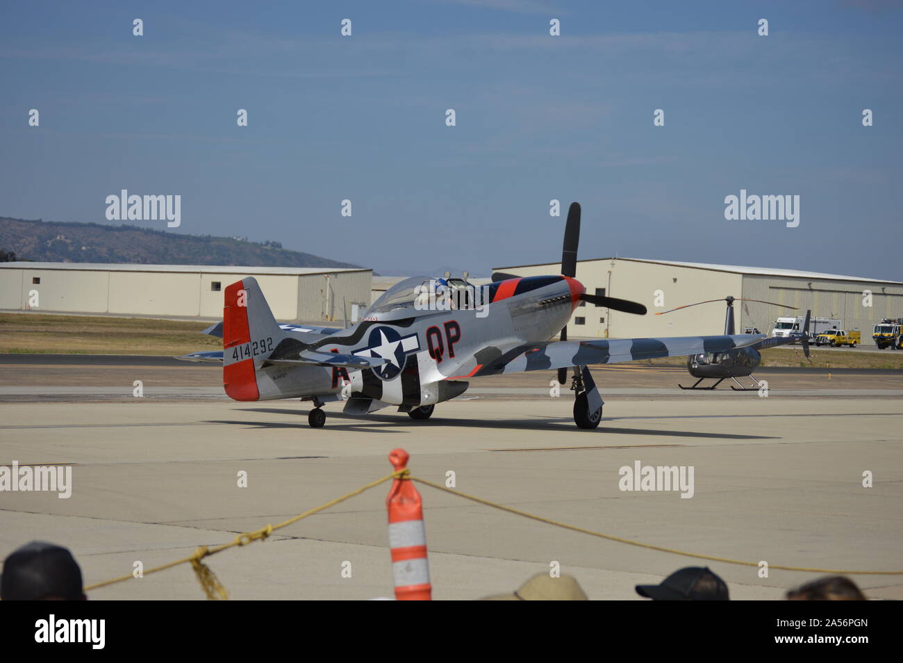 Flughafen CAMARILLO, CA/USA am 17. August 2019: ein Zweiter Weltkrieg P-51 Mustang bereit für Sie an der Camarillo Airport Airshow. Stockfoto