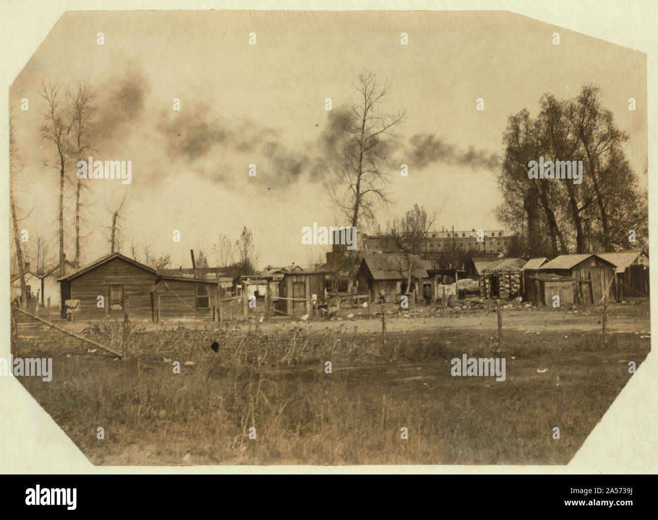 Blick auf den Dschungel, in Ft. Collins, der Abschnitt, in dem die Zuckerrüben Arbeiter leben, wenn sie nicht arbeiten die Rüben. In Greeley, dieser getrennten Abschnitt namens ist die Stiefmütterchen Bett (von der abwechslungsreichen und lebendige Farbgebung der Häuser). In Sterling, es ist Petersburg genannt.&quot Abstract: Fotografien aus den Aufzeichnungen des Nationalen Kinderarbeit Committee (USA) Stockfoto