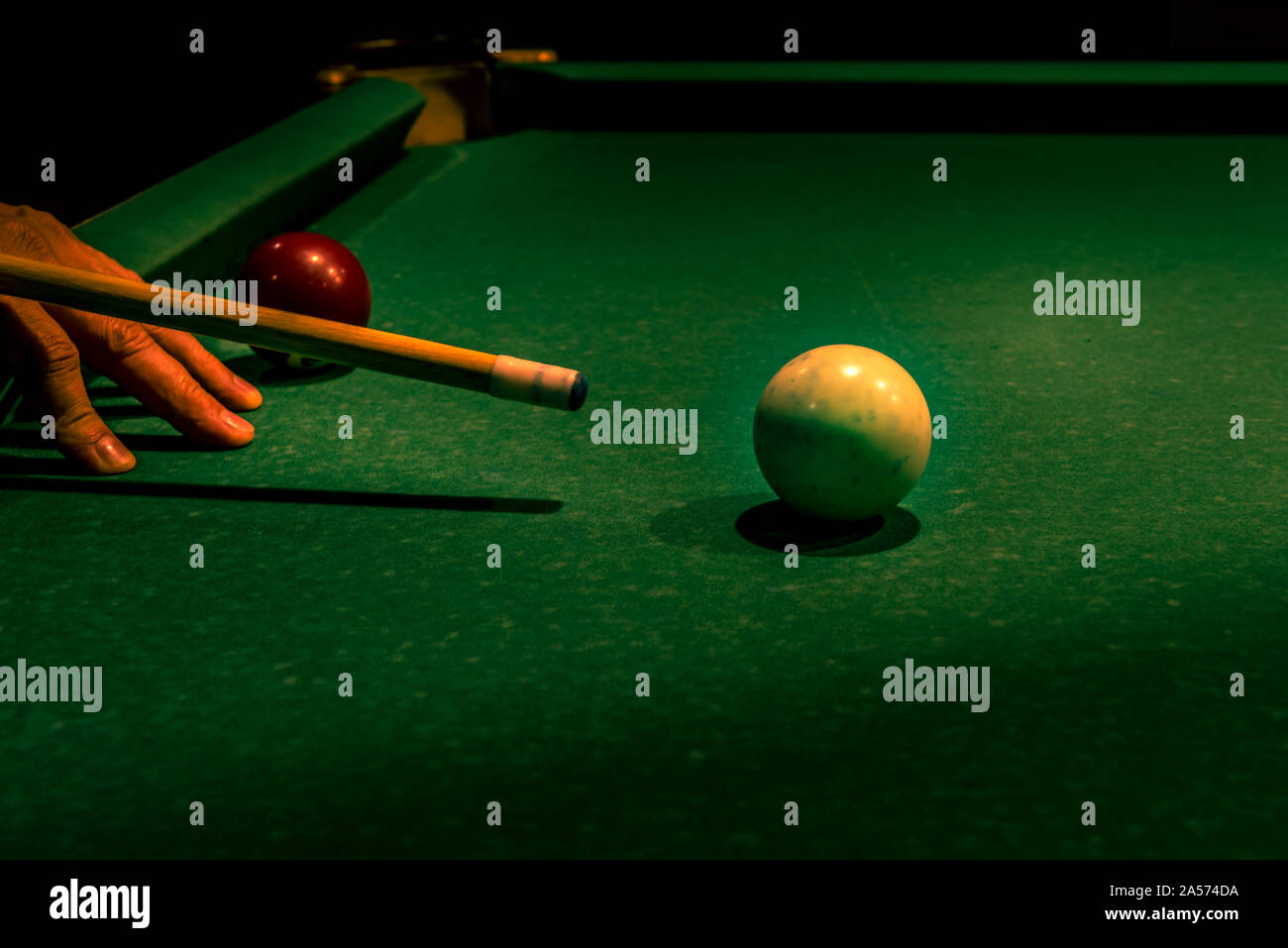 Adult Ball Billiard Stockfotos Und Bilder Kaufen Alamy