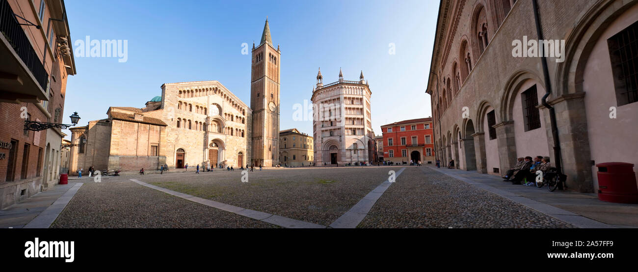 Kathedrale in einer Stadt, die Kathedrale von Parma, Parma, Emilia-Romagna, Italien Stockfoto