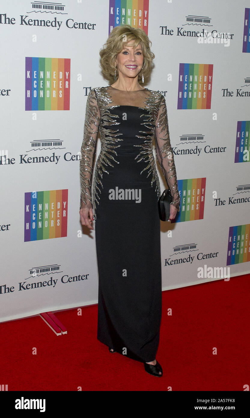 Washington, District of Columbia, USA. 6. Dezember 2014. Jane Fonda kommt für die formale Artist Abendessen zu Ehren des Empfänger der 2014 Kennedy Center Honors von US-Außenminister John F. Kerry des US-Außenministeriums, in Washington, DC am Samstag, 6. Dezember 2014 gehostet wird. Die Preisträger 2014 sind: Sänger Al Green, Schauspieler und Filmemacher Tom Hanks, Ballerina Patricia McBride, Singer-Songwriter Sting und Komödiantin Lily Tomlin Credit: Ron Sachs/CNP/ZUMA Draht/Alamy leben Nachrichten Stockfoto