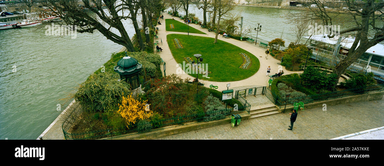 Hohen winkel Blick auf einen Park, Platz du Vert-Galant, Ile De La Cite, Paris, Ile-de-France, Frankreich Stockfoto