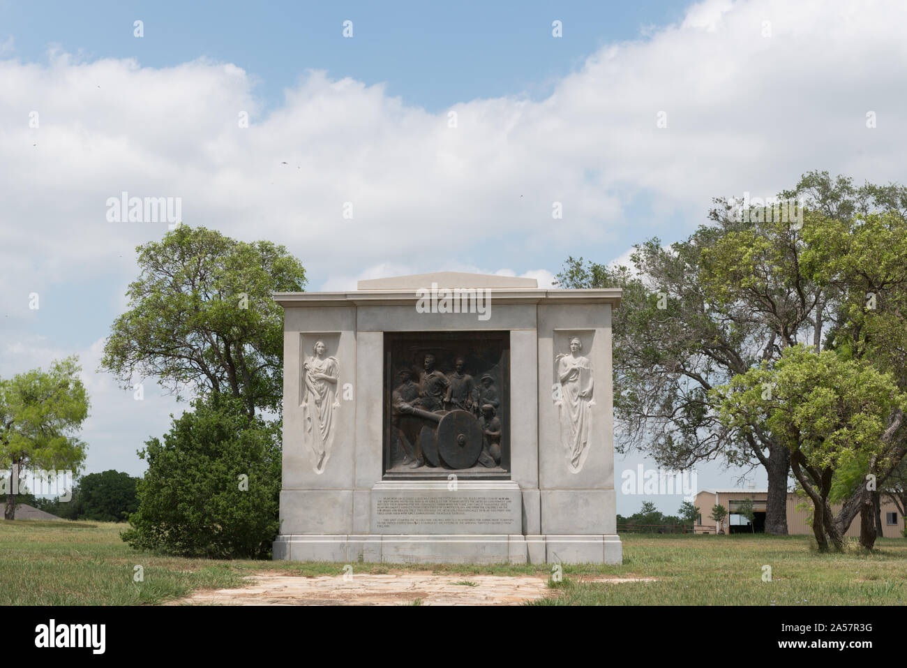 Waldine Tauch wurde durch die Texas Centennial Kommission gewählt zum Erstellen der ersten Schuß für die Unabhängigkeit von Texas (1935), ein Leben gefeuert - sortierte bronze Relief, in Granit sieben Meilen südwestlich von Gonzales, in der Nähe der Ort der Schlacht von Gonzales, die die Texas Revolution entzündet Stockfoto