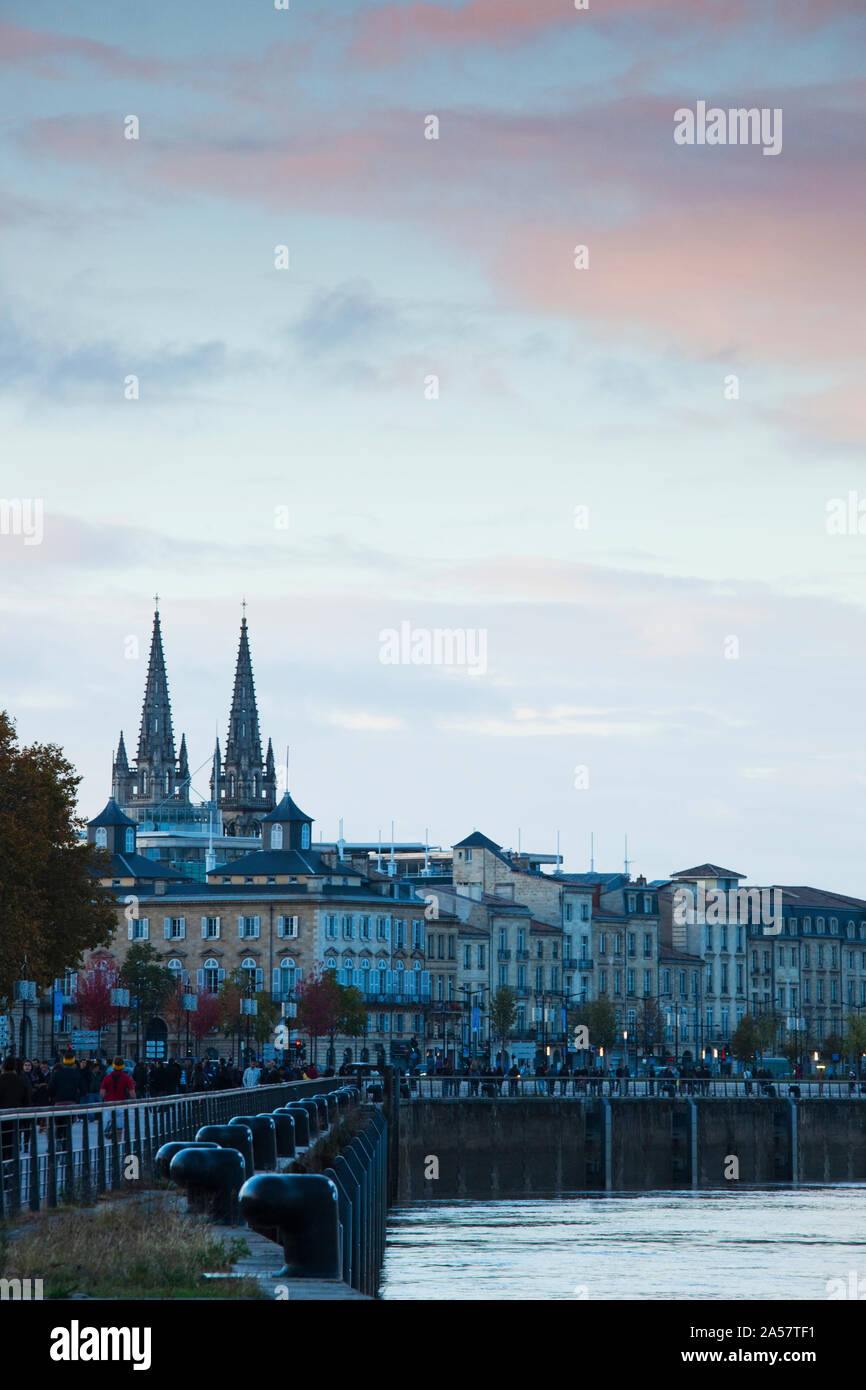 Stadt am Wasser, Fluss Garonne, Bordeaux, Gironde, Aquitanien, Frankreich Stockfoto