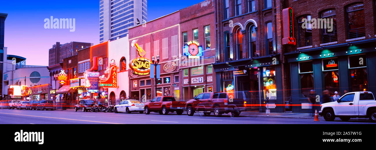Street Scene in der Dämmerung, Nashville, Tennessee, USA Stockfoto