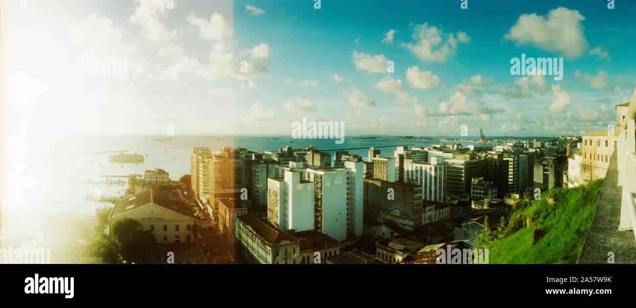 Gebäude an der Küste, Pelourinho, Salvador, Bahia, Brasilien Stockfoto