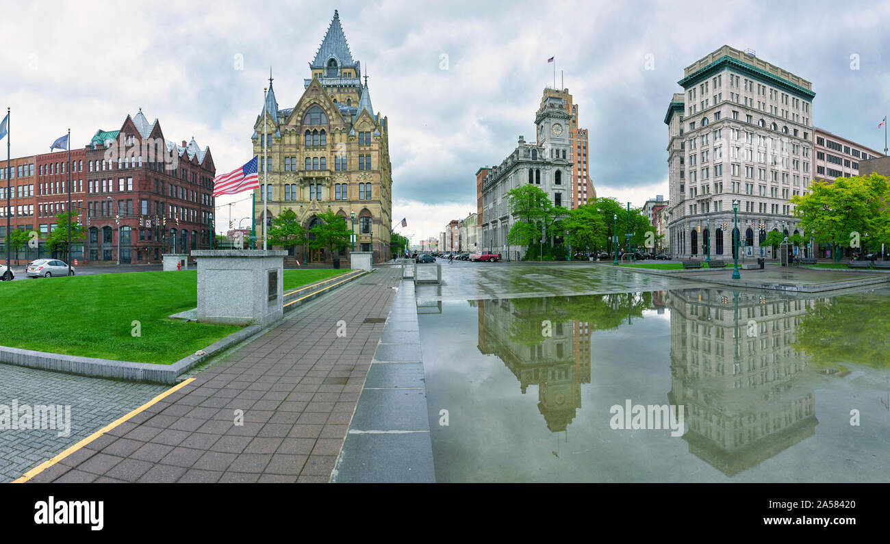 Stadtbild mit Gebäuden und Clinton Square, Syracuse, New York State, USA Stockfoto