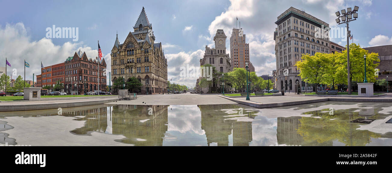 Stadtbild mit Gebäuden und Clinton Square, Syracuse, New York State, USA Stockfoto