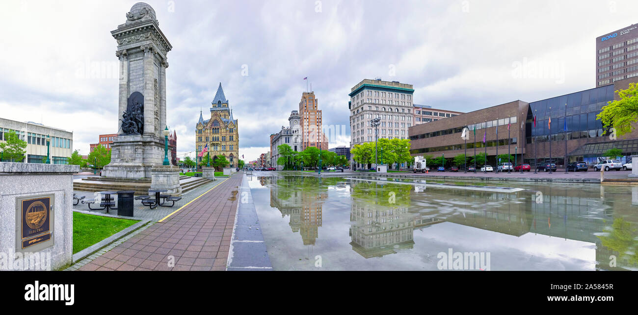 Stadtbild mit Gebäuden und Clinton Square, Syracuse, New York State, USA Stockfoto
