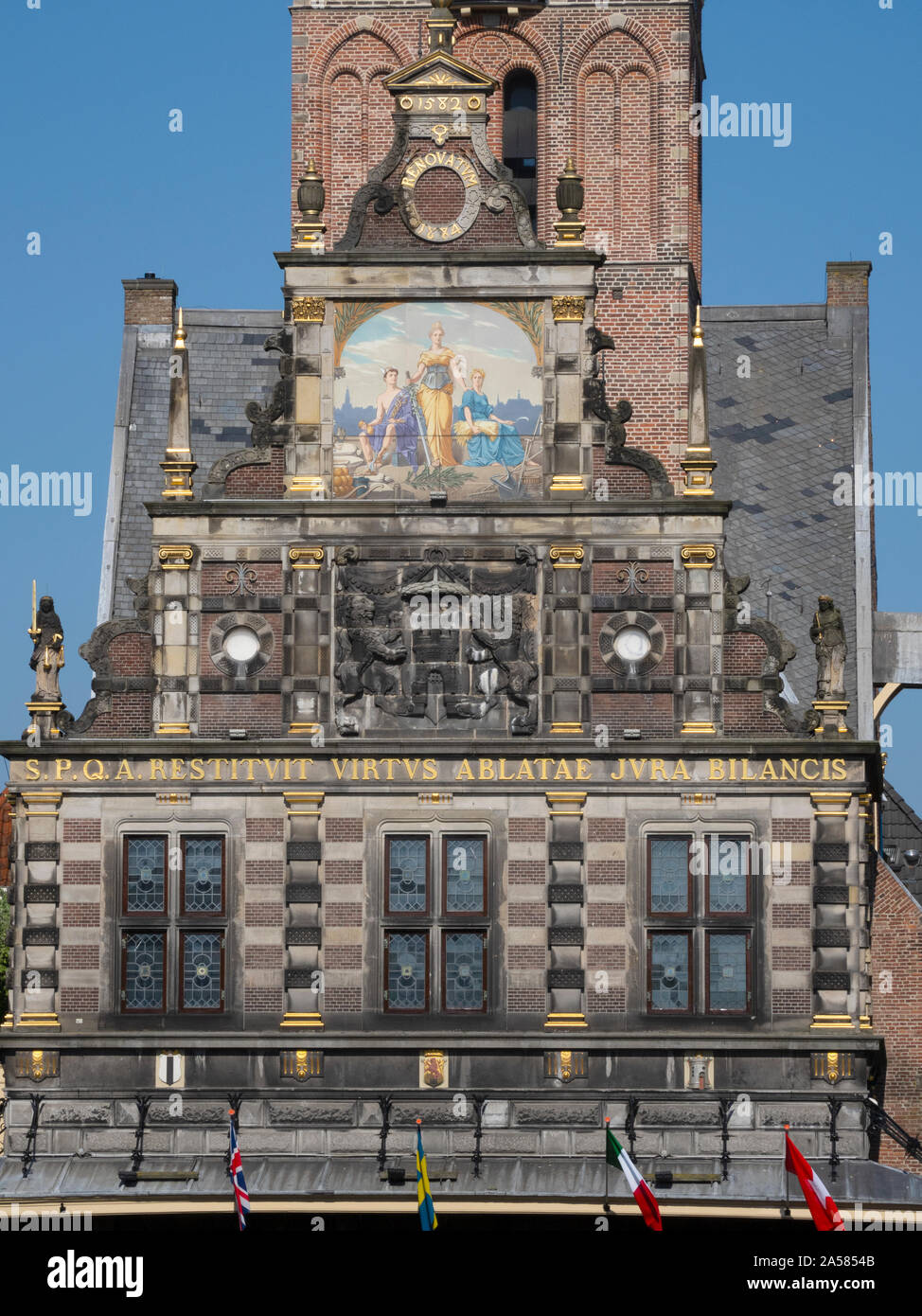 Waag wiegen Haus Turm Fassade, Alkmaar, Noord-Holland, Niederlande Stockfoto