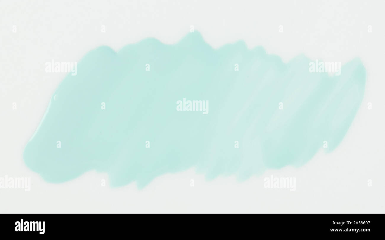 Licht der blauen Farbe Fleck auf weissem Hintergrund Nahaufnahme isoliert Stockfoto