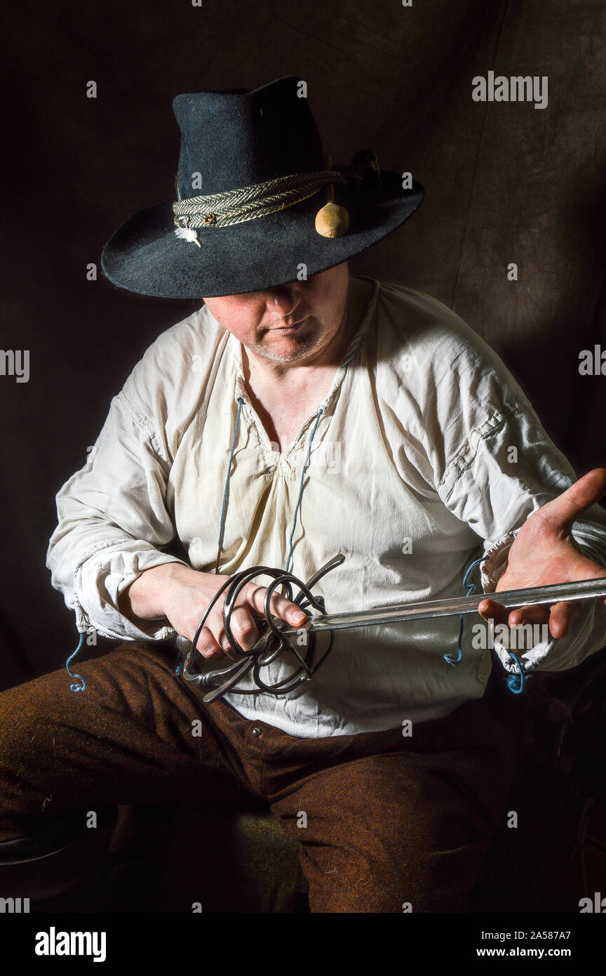 Dies ist ein Studio portrait Foto mit Kleidung aus dem 17. Jahrhundert. Stockfoto