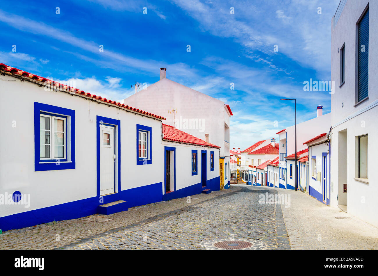 Blick Auf Die Altstadt Von Vila Nova De Milfontes Portugal Stockfotografie Alamy