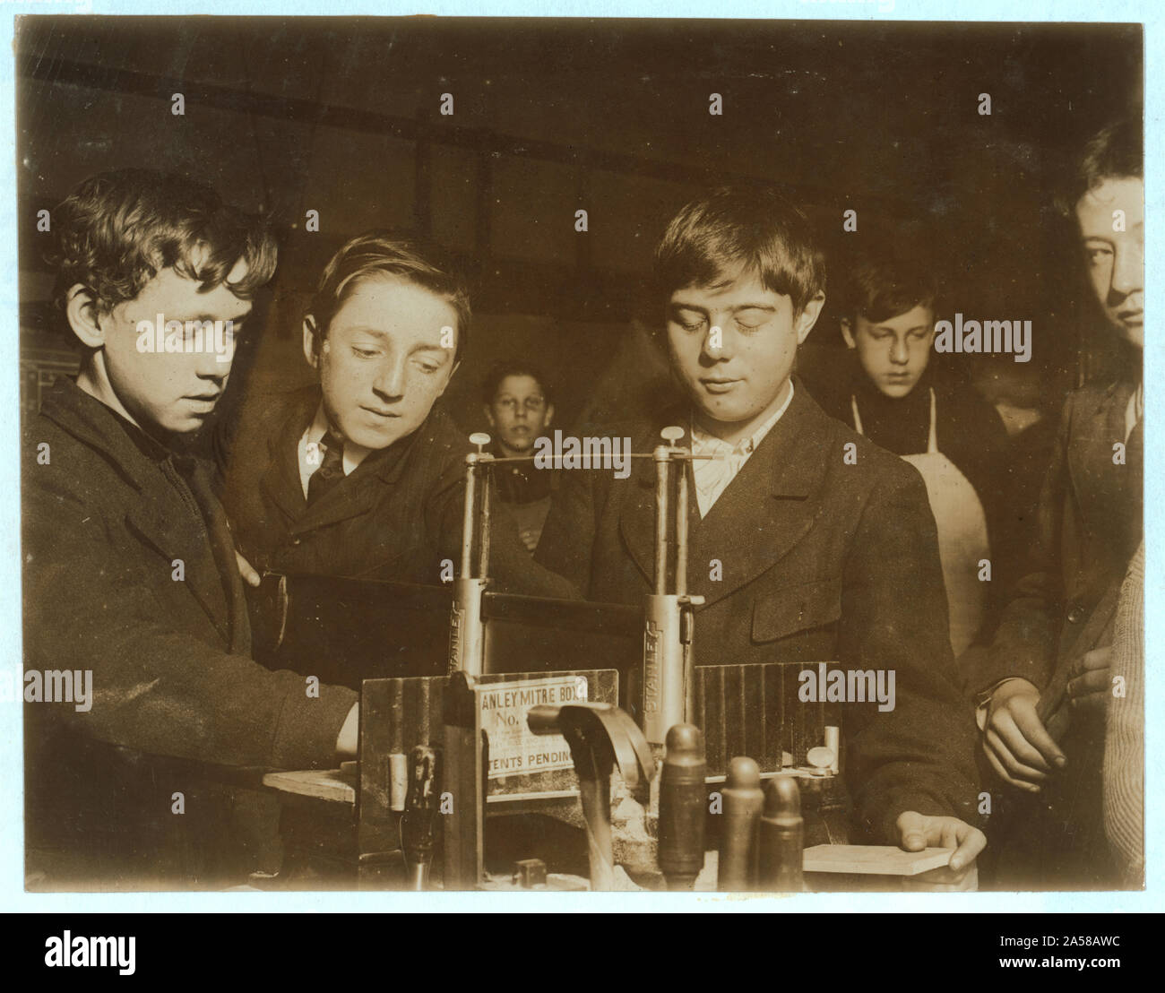 Typen -- der Berufsschule. Abstract: Fotografien aus den Aufzeichnungen des Nationalen Kinderarbeit Committee (USA) Stockfoto