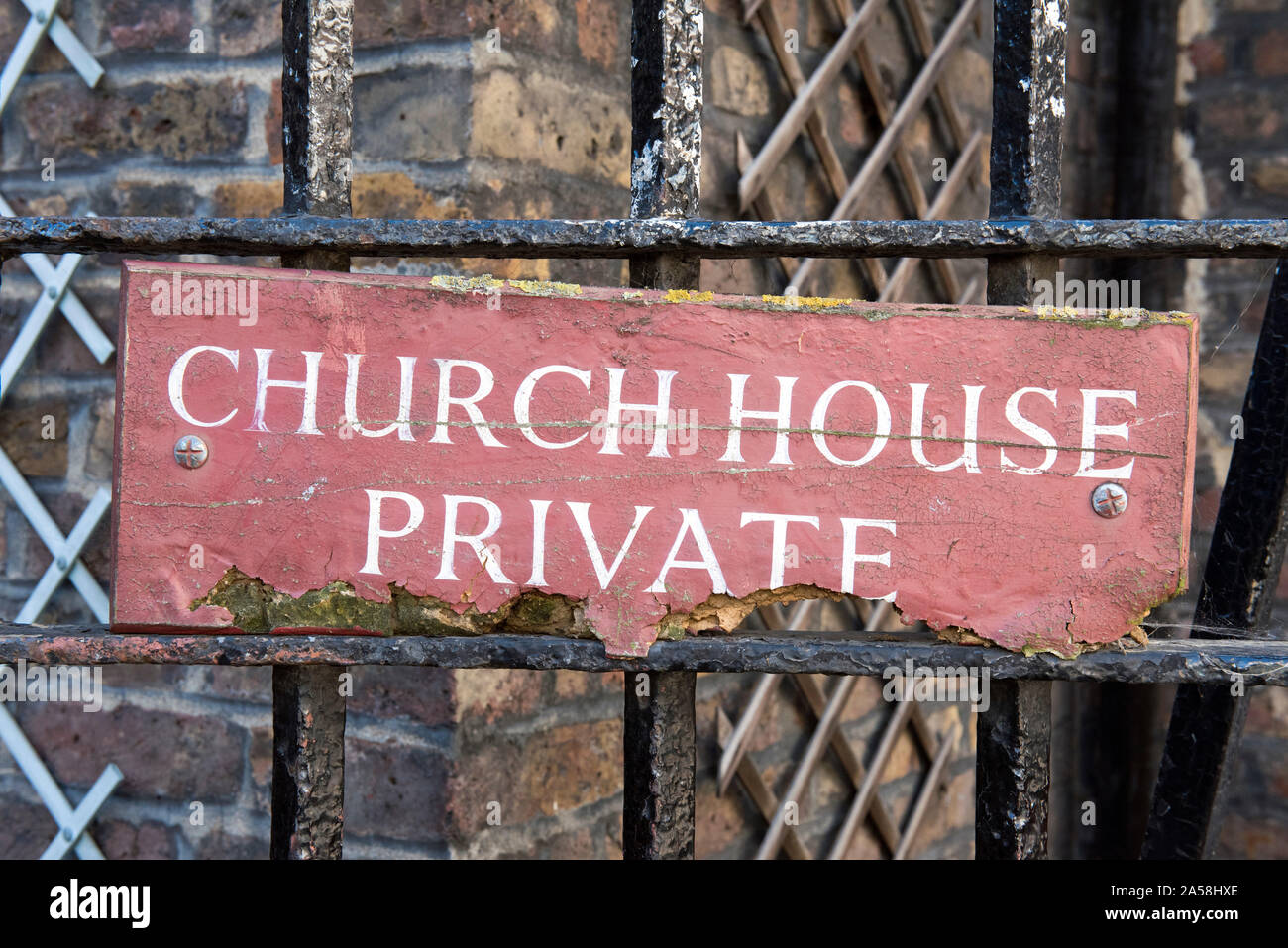 Kirche Haus Private Zeichen auf Tor, St. Bartholomäus, der Londoner City Stockfoto