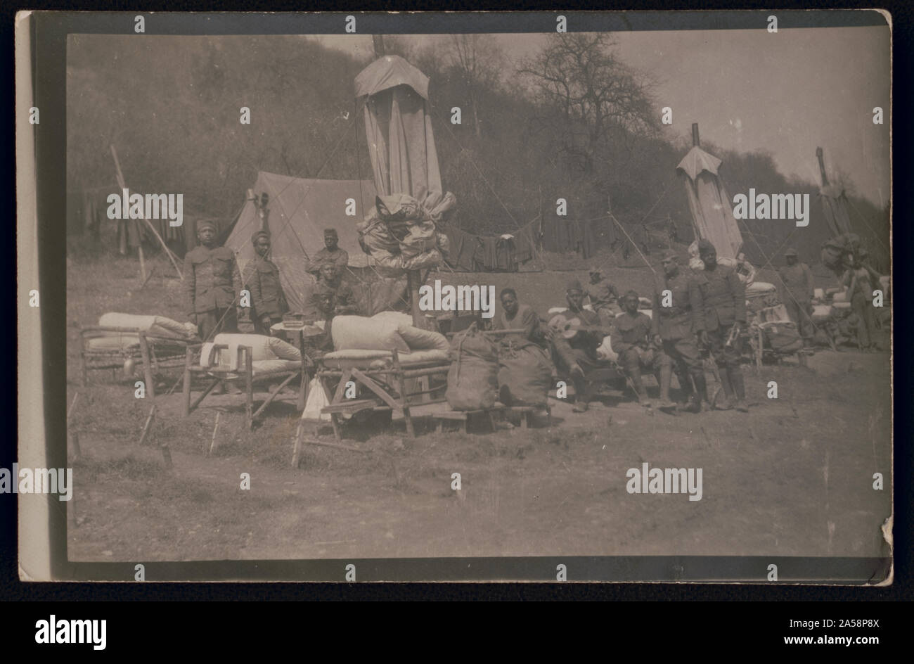 Nicht identifizierte Afrikanische amerikanische Soldaten im Camp Stockfoto