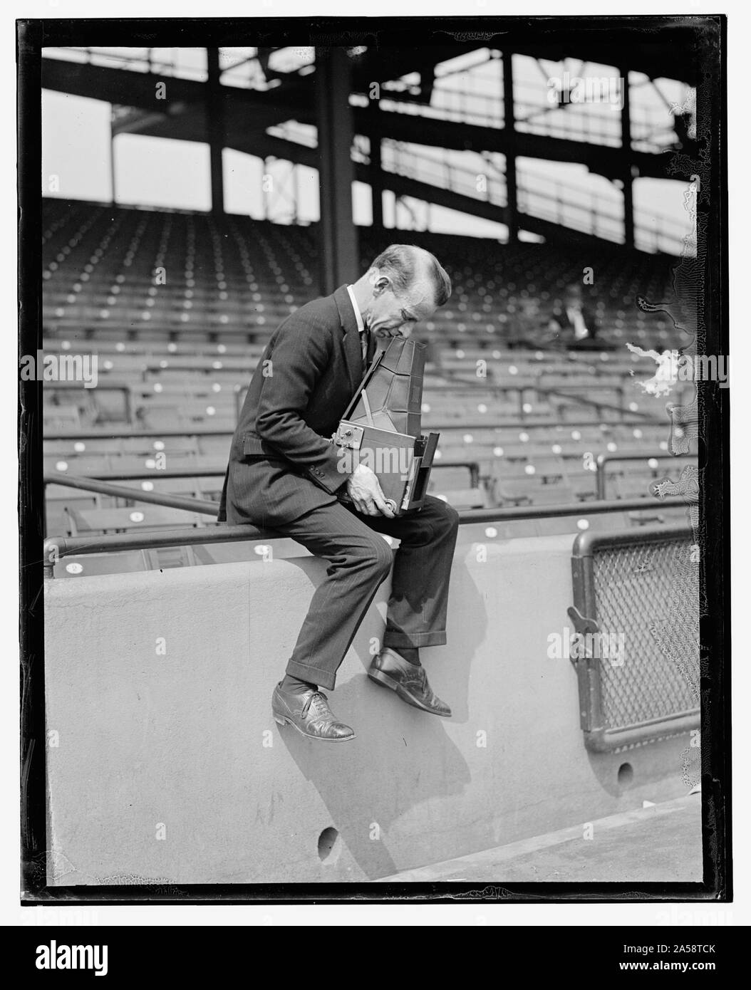 Unbekannter Fotograf mit der Kamera Stockfoto