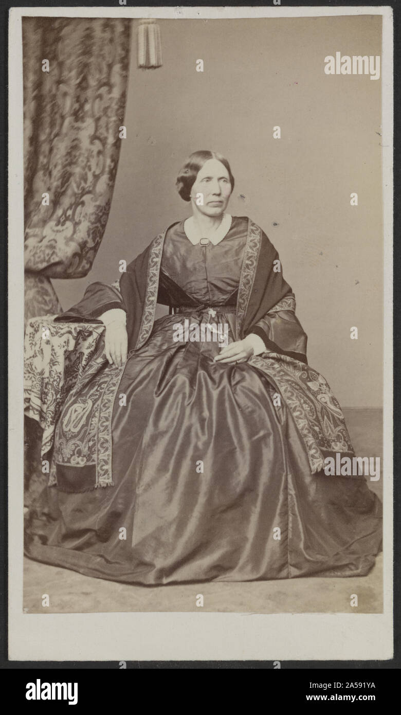 Nicht identifizierte Frau in Schal, möglicherweise eine Krankenschwester, während des Bürgerkriegs] / Henry Ulke, 278 Pennsylvania Avenue, Washington, D.C Stockfoto