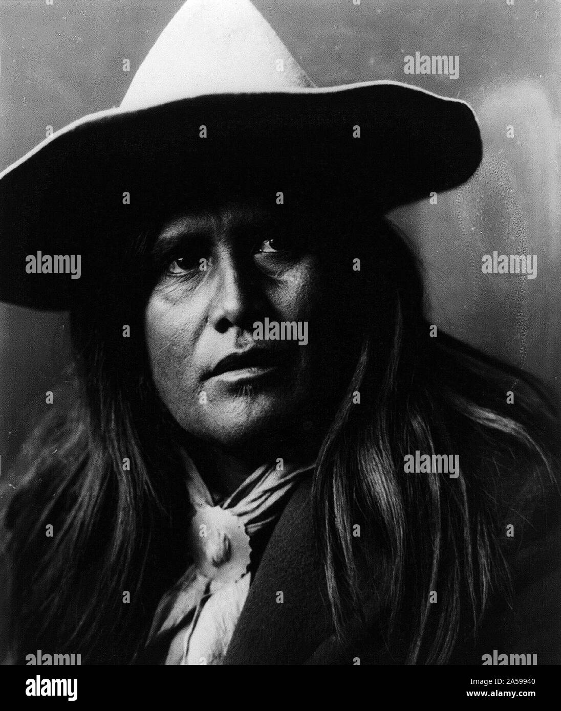 Edward S. Curits Native American Indians - eine Ostoho cow Boy - Apache Indian Ca. 1903 Stockfoto