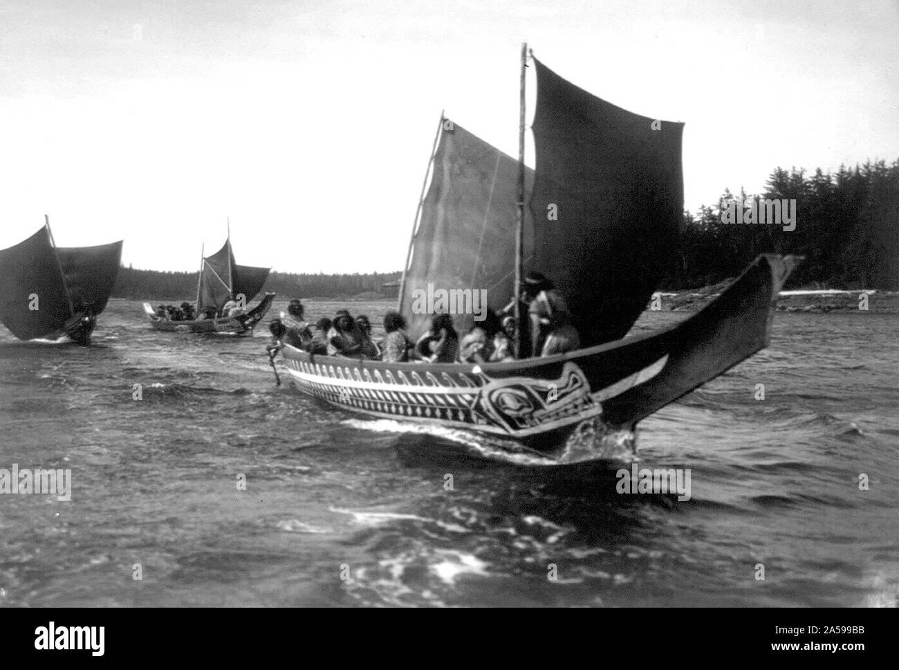 Edward S. Curits Native American Indians - Kwakiutl Inder in Kanus, British Columbia Ca. 1914 Stockfoto