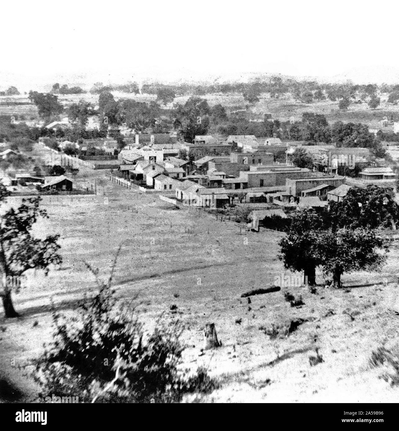 Geschichte Kaliforniens - Ione Stadt, Amador County -- aus dem Osten. 1866 Stockfoto