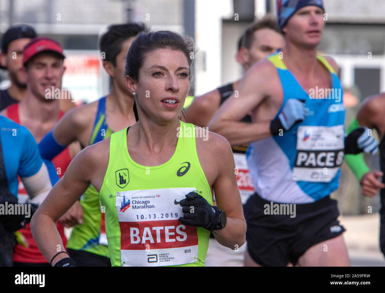 Emma Bates, Elite Läufer aus Iowa, auf dem Weg zu einem Platz 4 beenden. Das Chicago Marathon, ein AFF Gold Label Rasse, wird jedes Jahr im Oktober statt und ist ein o Stockfoto