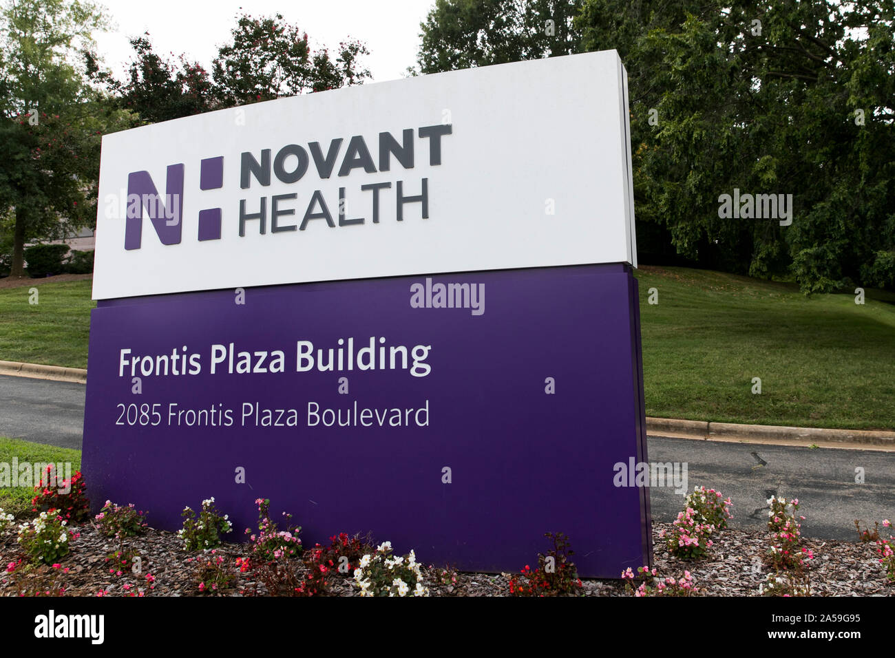 Ein logo Zeichen außerhalb des Hauptsitzes der Novant Gesundheit in Winston-Salem, North Carolina, am 14. September 2019. Stockfoto