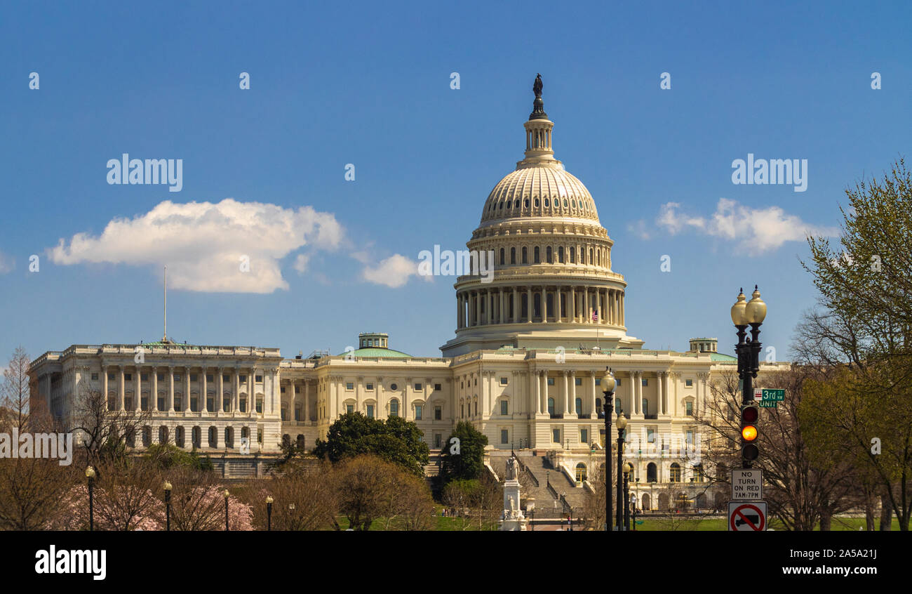 United States Capitol Gebäude mit blauem Himmel Stockfoto
