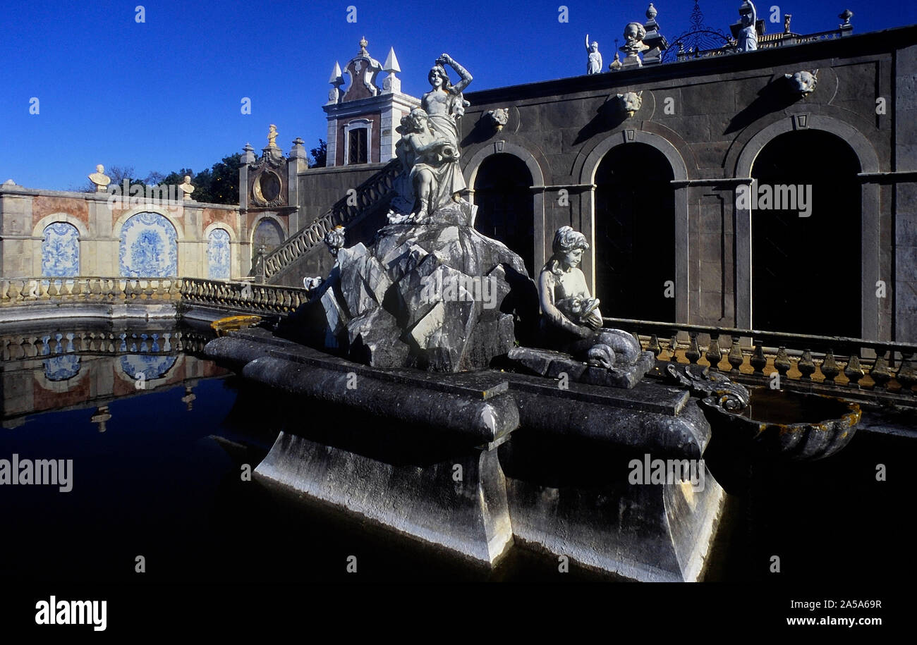 Springbrunnen, Palast der Grafen von Estoi, Faro, Algarve, Portugal Stockfoto