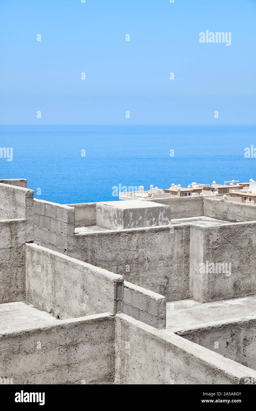 Konkrete Struktur eines neu errichteten Gebäude in Los Gigantes, Teneriffa, Spanien. Stockfoto