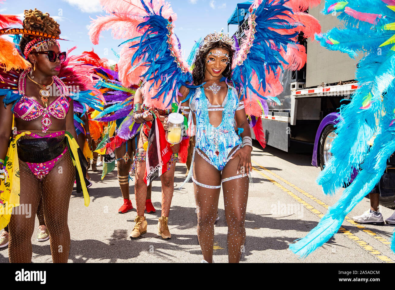 Parade der Carnival Bands in Miami Carnival für 2019; Ereignis war in Miami Dade County Fair und Expo Gelände am 13. Oktober 2019 statt Stockfoto