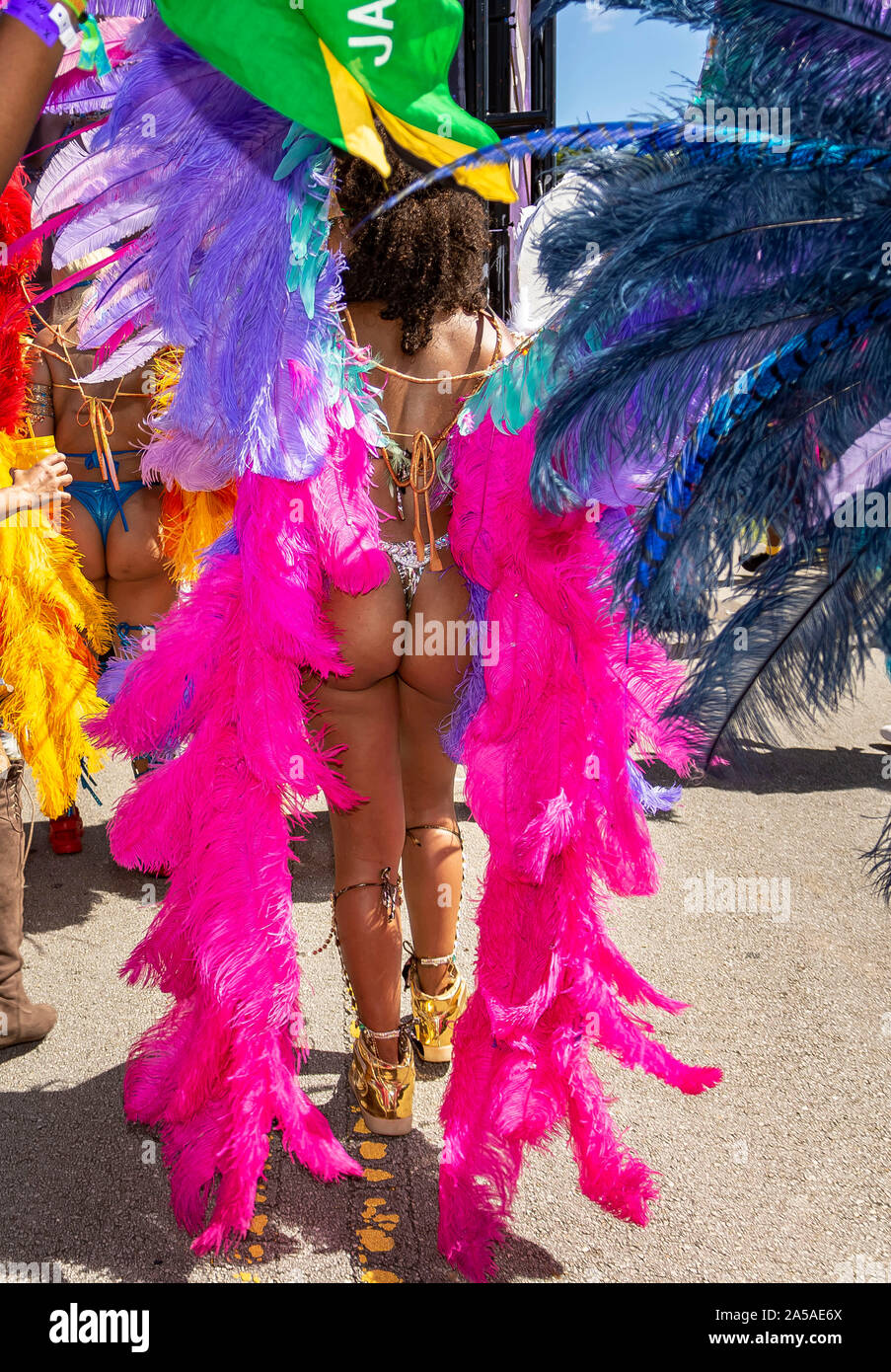 Parade der Carnival Bands in Miami Carnival für 2019; Ereignis war in Miami Dade County Fair und Expo Gelände am 13. Oktober 2019 statt Stockfoto