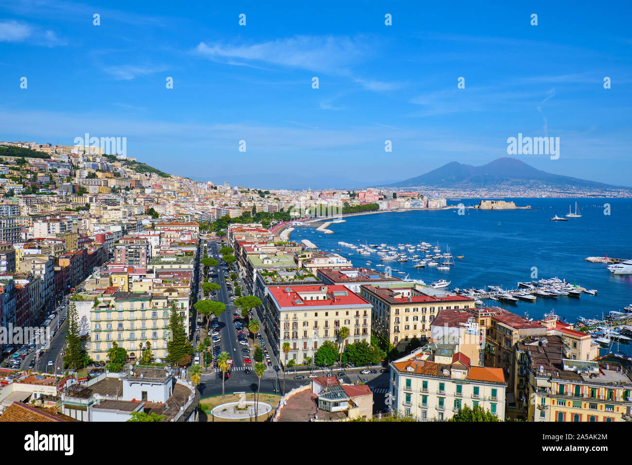 In Italien Neapel mit dem Vesuv im Hintergrund Stockfoto