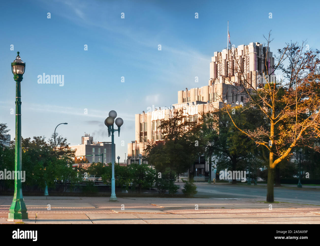 In Syracuse, New York, USA. Oktober 19, 2019. Blick auf die historische und architektonisch schönen Art Deco Stil Niagara Mohawk Gebäude in der Innenstadt von Syrac Stockfoto