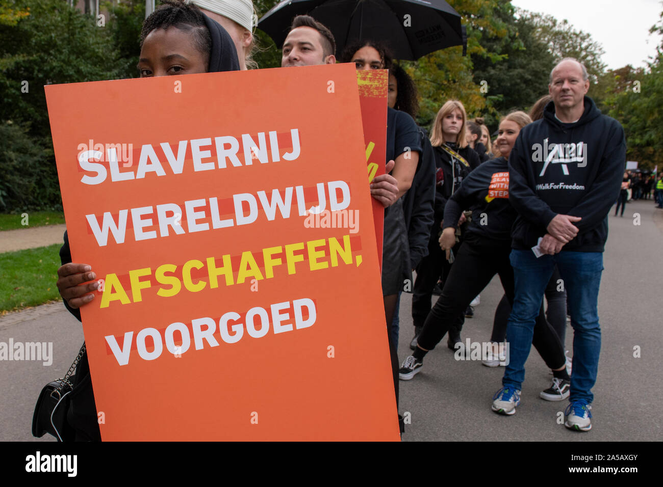 Amsterdam, Niederlande. Okt, 2019 19. AMSTERDAM, 19-10-2019, Amsterdam, Sklaverei Protest Credit: Pro Schüsse/Alamy leben Nachrichten Stockfoto