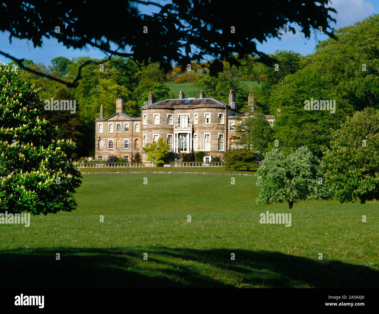 Brynbella, Italian style house, Tremeirchion, St Asaph, Denbighshire. Südfassade über parklandschaft gesehen Stockfoto