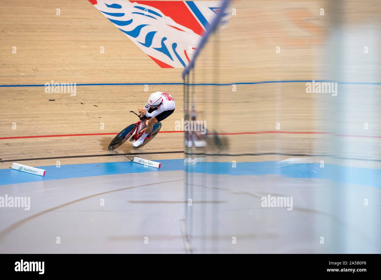 Apeldoorn, Niederlande. Okt, 2019 19. APELDOORN, 19-10-2019, allsports, Omnisport Apeldoorn, Stefan Bissiger an der mens individuelle Verfolgung während der Track Radfahren Europameisterschaften, Ek Baanwielrennen. Credit: Pro Schüsse/Alamy leben Nachrichten Stockfoto